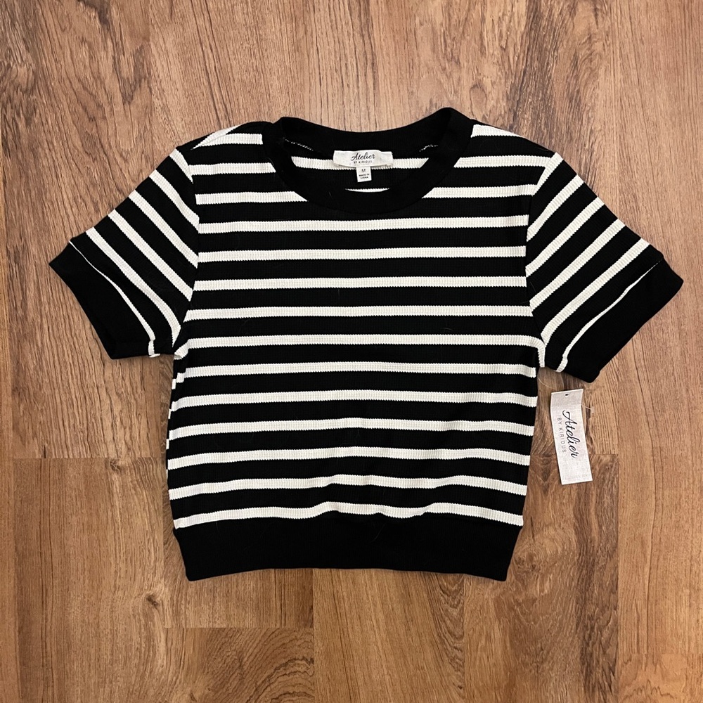 Women’s M Black and Cream Waffle Textured Striped Crop Top